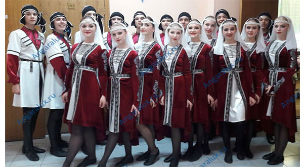 Костюм для творческого коллектива