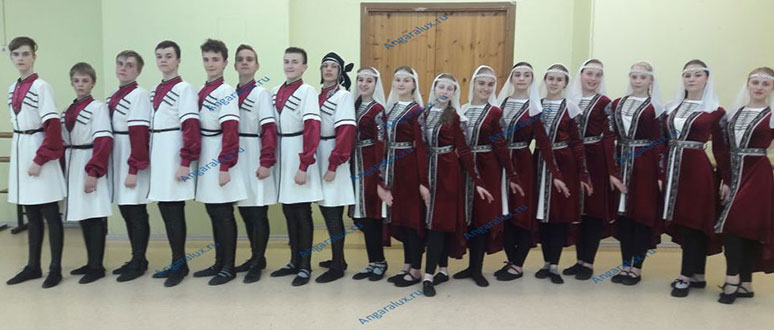 Костюм для творческого коллектива